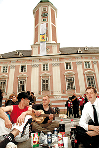 Frequency: Ein parteipolitisches Trauerspiel in zwei Aufzügen